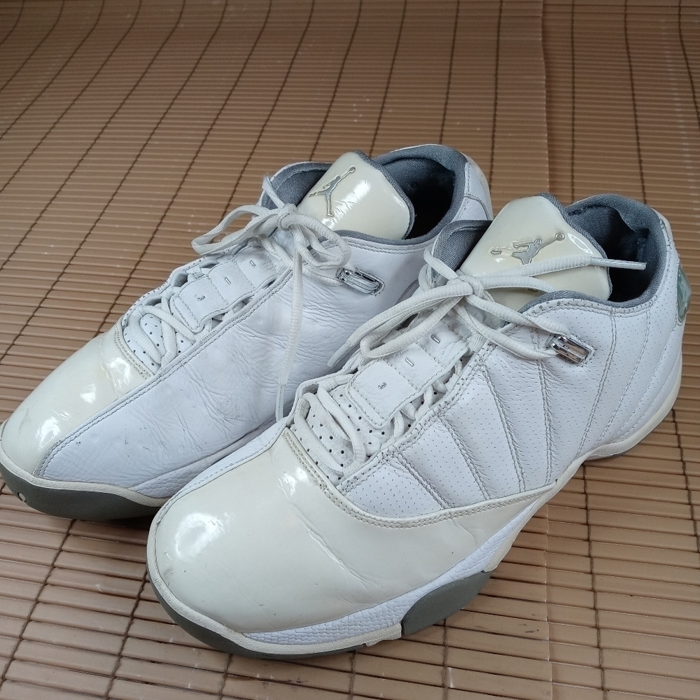 Nike Air Jordan Basketball Retro XII.V White Gray 318411-101 Mens Size 12. 139.1